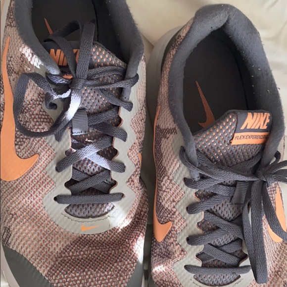 Nike running shoes - Picture 3 of 5